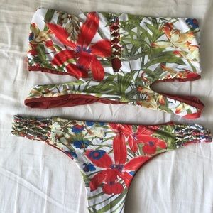 San Lorenzo Botanica island bikini
